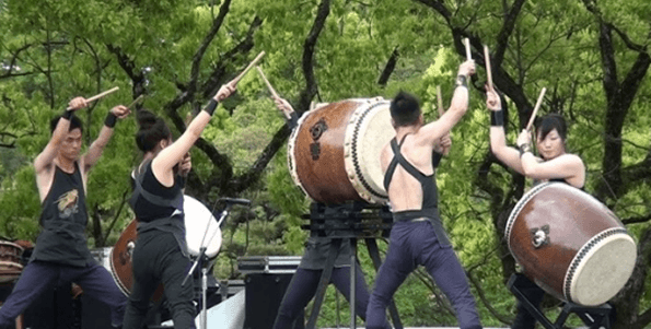 太鼓の演奏丸亀城大手一の門