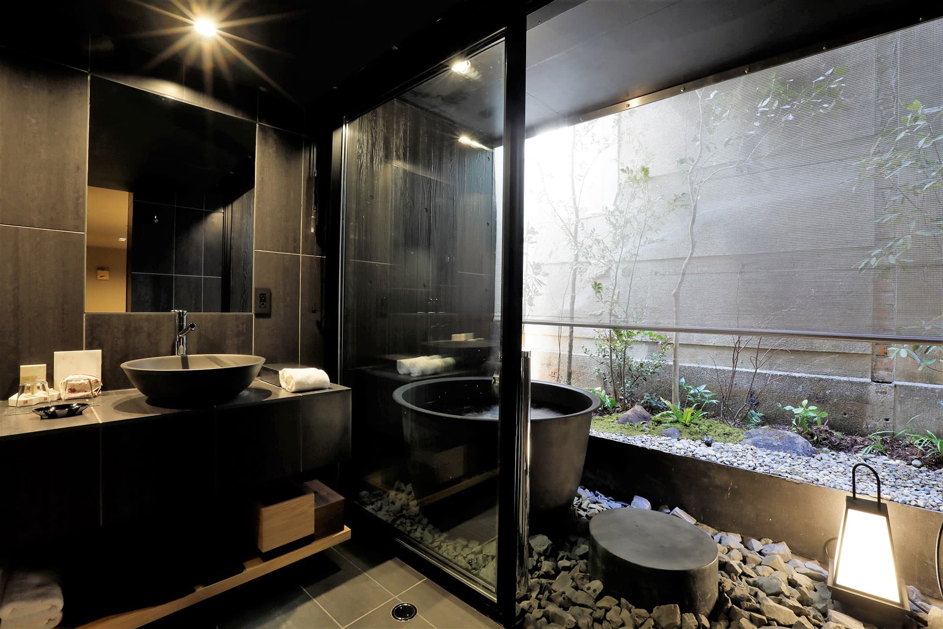 New wing: 201 — Tsuboniwa view, open-air bath