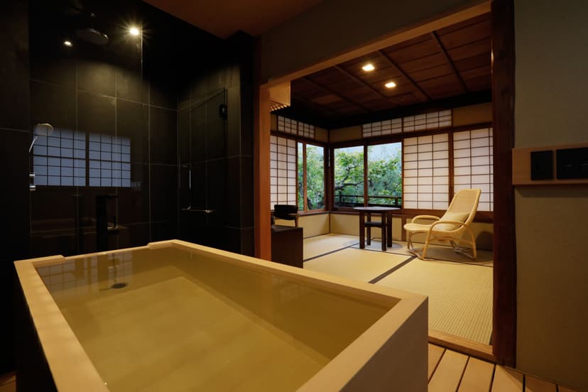 Main building: Duplex with tea room