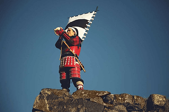 法螺貝と太鼓の音が鳴り響く